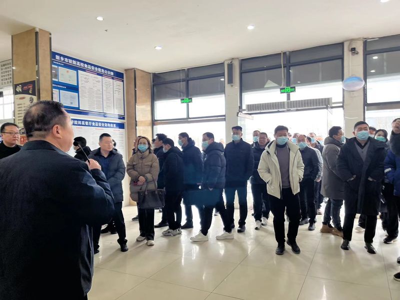 河南工學(xué)院科苑餐廳舉行關(guān)于召開駐新高校食堂現(xiàn)場觀摩會現(xiàn)場